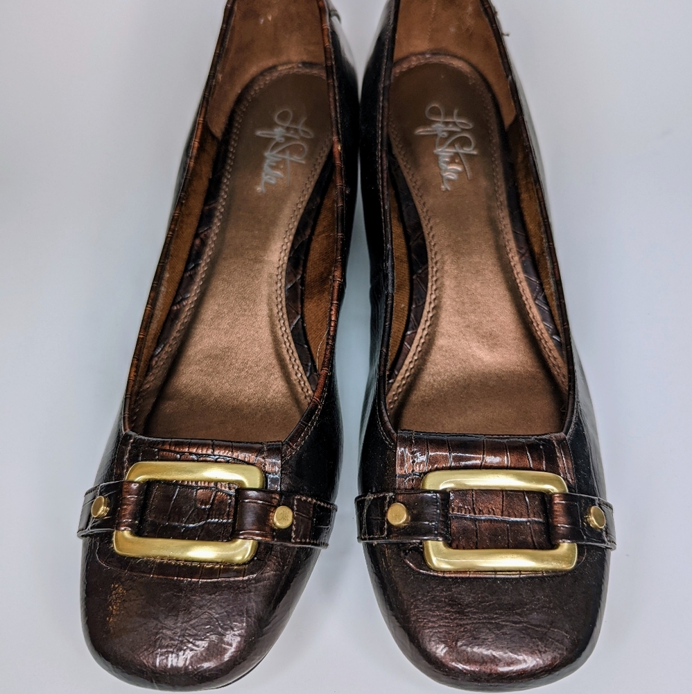 🔴2/$30 Lifestride Gio Brown Lynx Pumps - Size 11